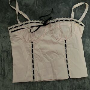 Chic Lace-Trimmed Women's Crop Top - Cream and Black
